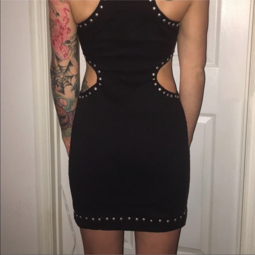 URBAN/O x BESS DRESS - Picture 2 of 16